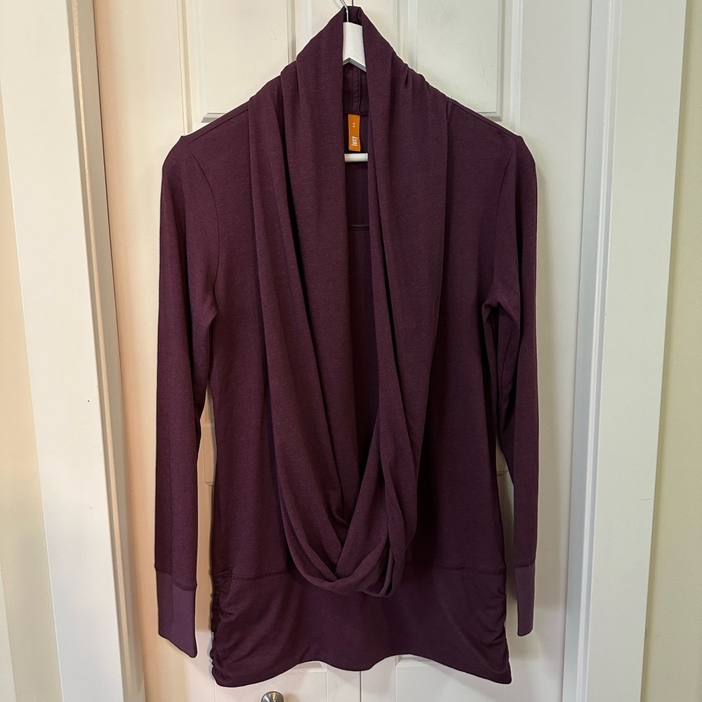 Lucy Activewear Attached Scarf Top | Size Medium